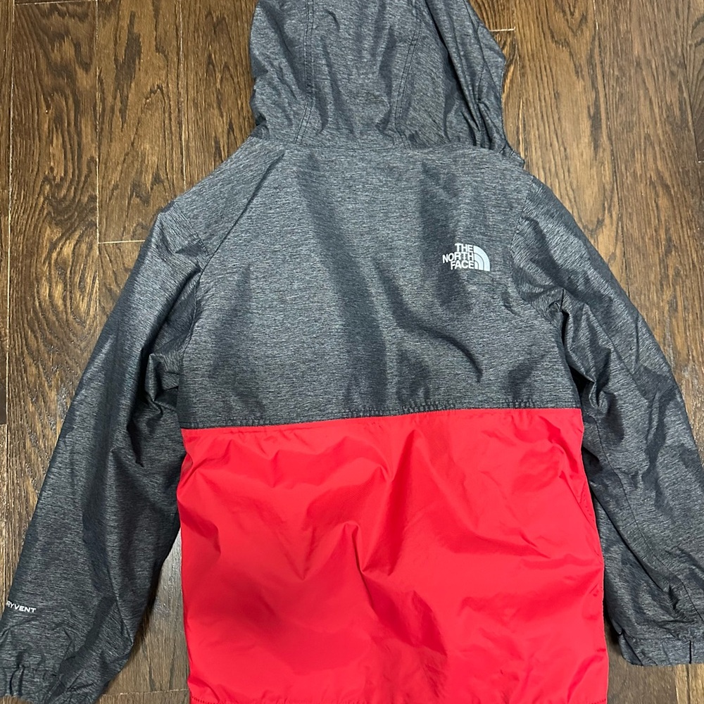 The North Face Jacket Boys - Picture 2 of 4